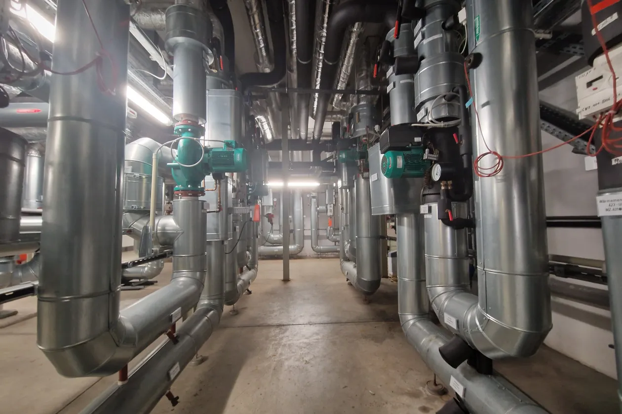 Technische Apparatur zur Wärmeversorgung an der Ruhr-Universität Bochum.