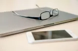 Laptop und Handy