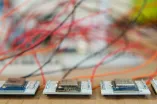 Detailfotografie Arbeitsproben Platinen und Kabelgewirr