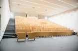 Foto: Leerer Hörsaal