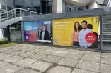 Foto: Banner am Übergang zwischen Audimax und Mensa