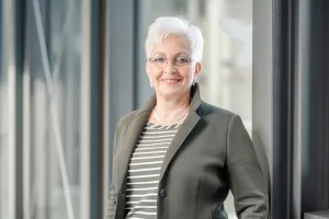 Portätfoto Frau Watermeier, Familiengerechte Hochschule.