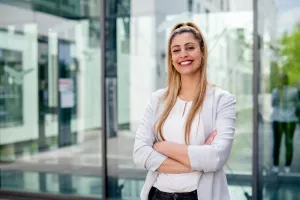 Stellvertretende Dezernentin Dezernat 5.1: Gebäudemanagement und -betrieb Sawssan Hanafi Porträtfoto