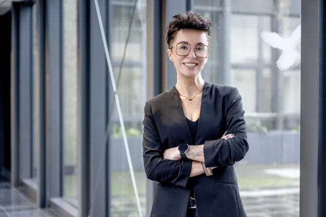 Foto: RUB-Mitarbeiterin Tanja Langer, IGM-Teamassistenz, Dezernat 5 