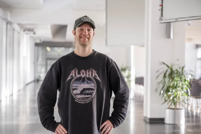 Porträt Dennis Bathke