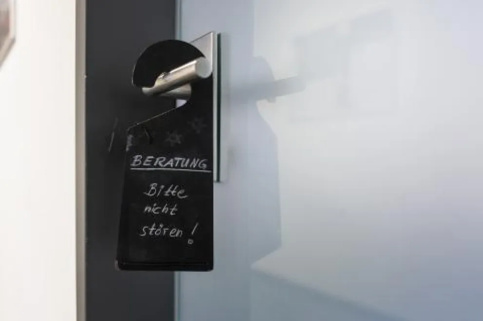 psychologische Beratung_Tür_Schild