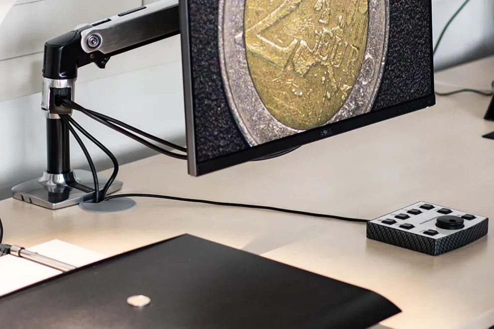 Hardware zur Vergrößerung von Texten und Gegenständen