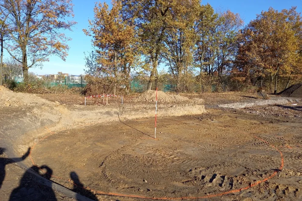 Grobe Absteckung der geplanten Tanzfläche beim Sportanlagenneubau für die Fakultät für Sportwissenschaft. 