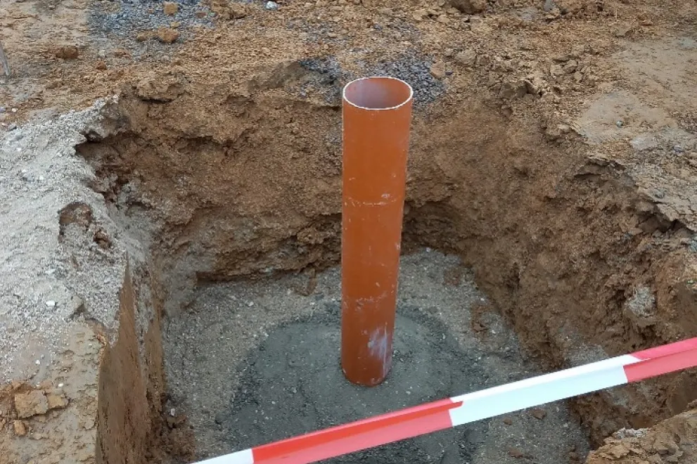 Aushub Köcherfundament für die Slackline beim Sportanlagenneubau für die Fakultät für Sportwissenschaft 