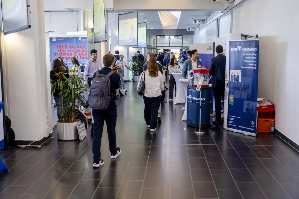 Foto: Foyer des Veranstaltungszentrums während der Karrieremesse 2025
