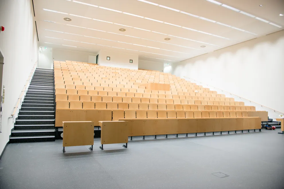 Foto: Leerer Hörsaal