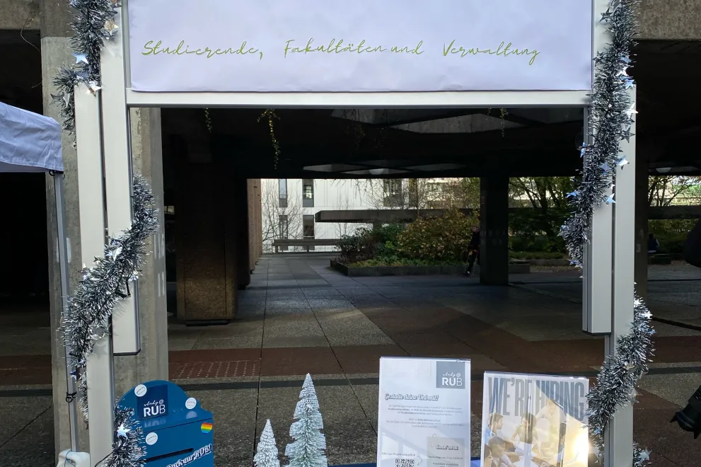 Stand study@RUB auf dem Wintermarkt 2025